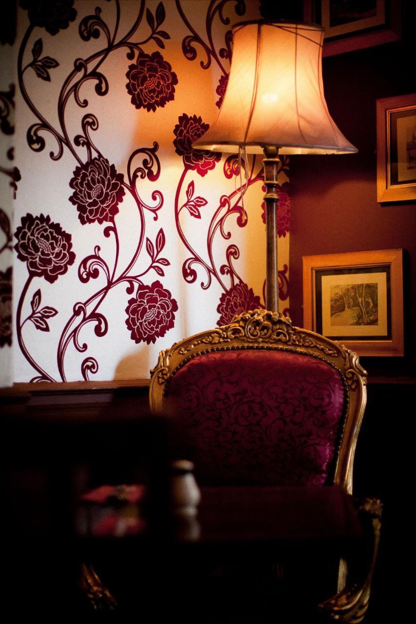 The Tower Arms Hotel Iver Kültér fotó