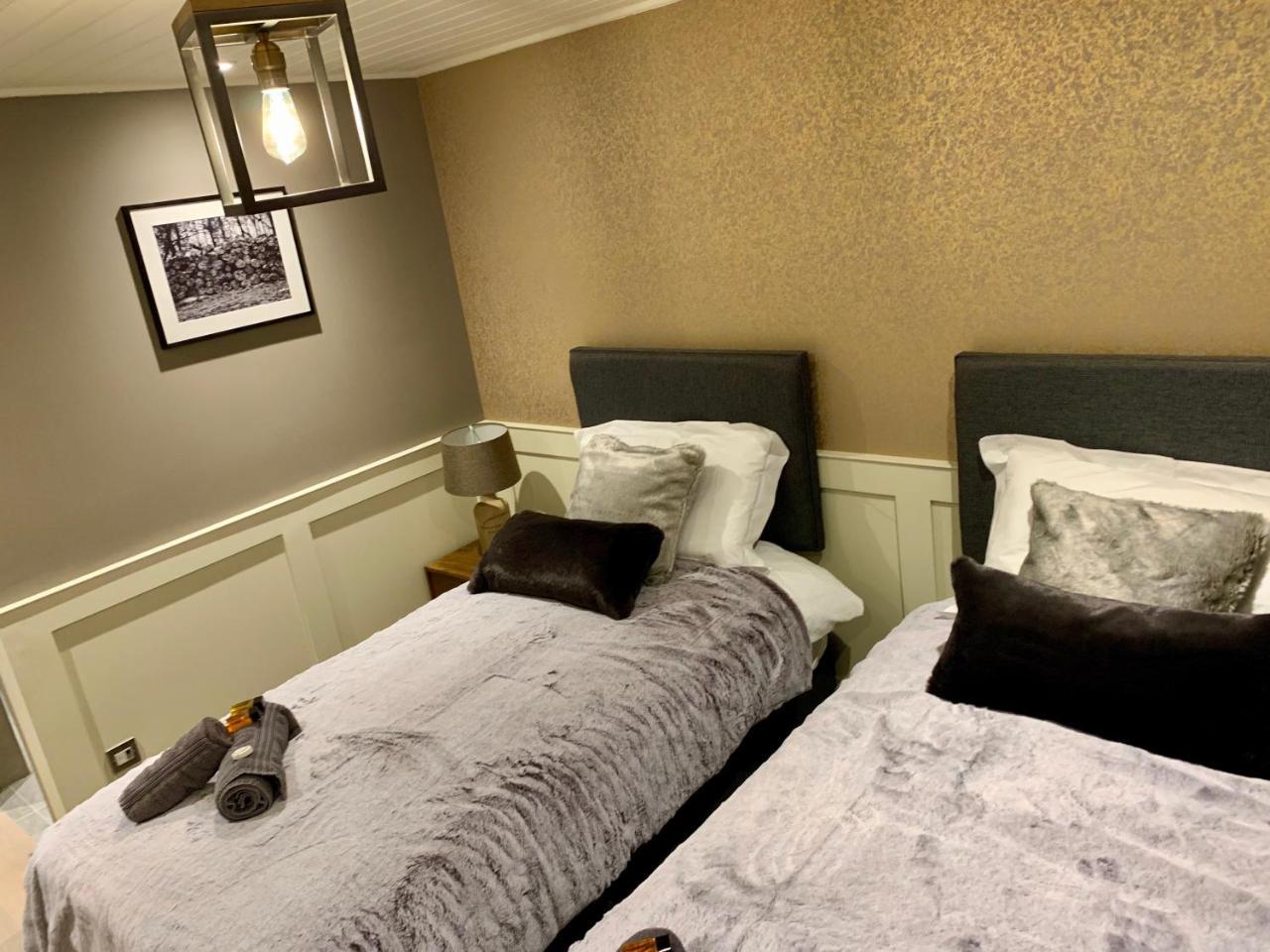The Tower Arms Hotel Iver Kültér fotó